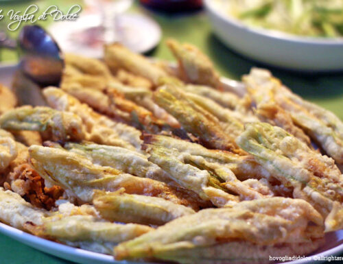 Fiori di zucca in pastella, ricetta per un antipasto sfizioso