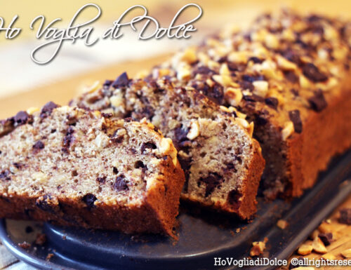 Banana bread con nocciole e cioccolato