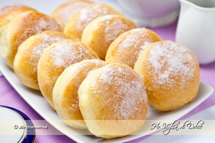 Bomboloni al forno sofficissimi e leggeri la ricetta facile e light dei Krapfen fritti. Sono ripieni di crema, nutella, marmellata.