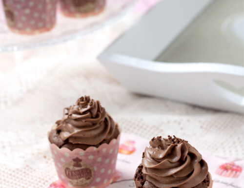Cupcake al cioccolato con frosting alla Nutella