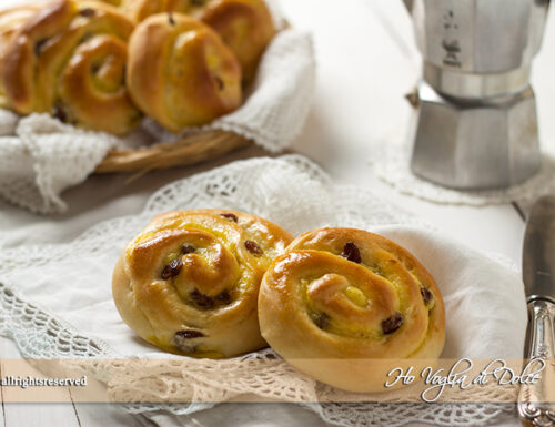 Girelle crema e uvetta