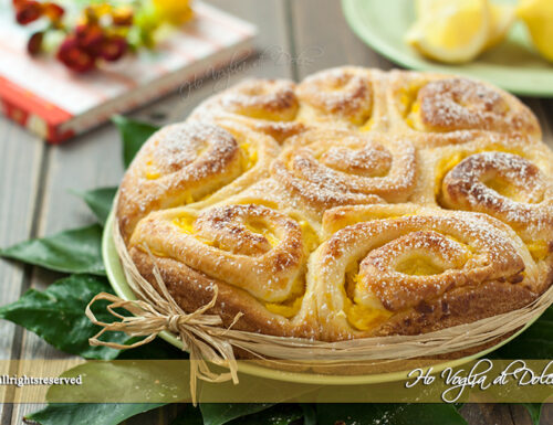 Torta di rose con crema al limone