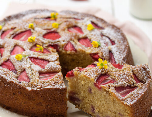 Torta morbida alle fragole e mascarpone