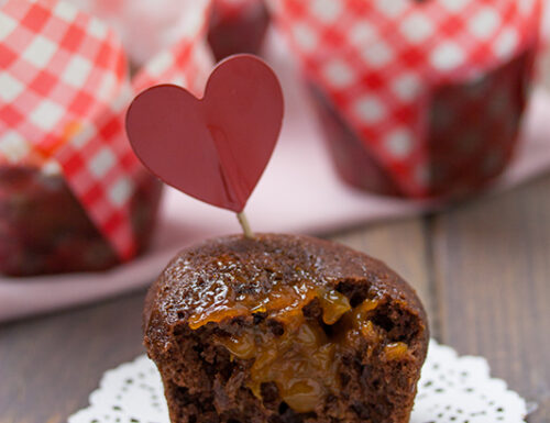 Muffin al cacao con cuore di marmellata