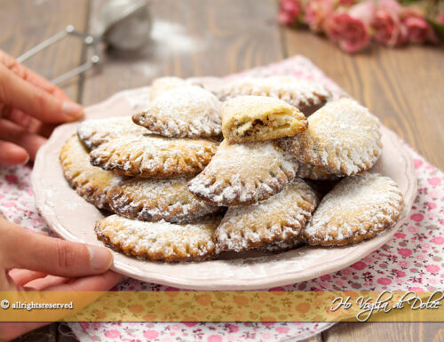 Ravioli dolci al forno con ricotta e cioccolato