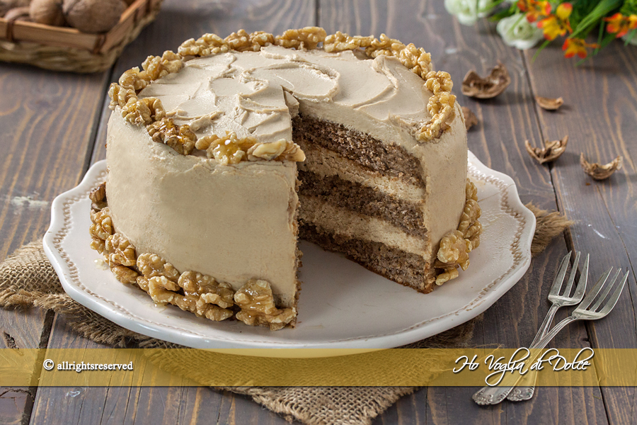 Torta di noci con crema al mascarpone e caffè ricetta | Ho Voglia di Dolce