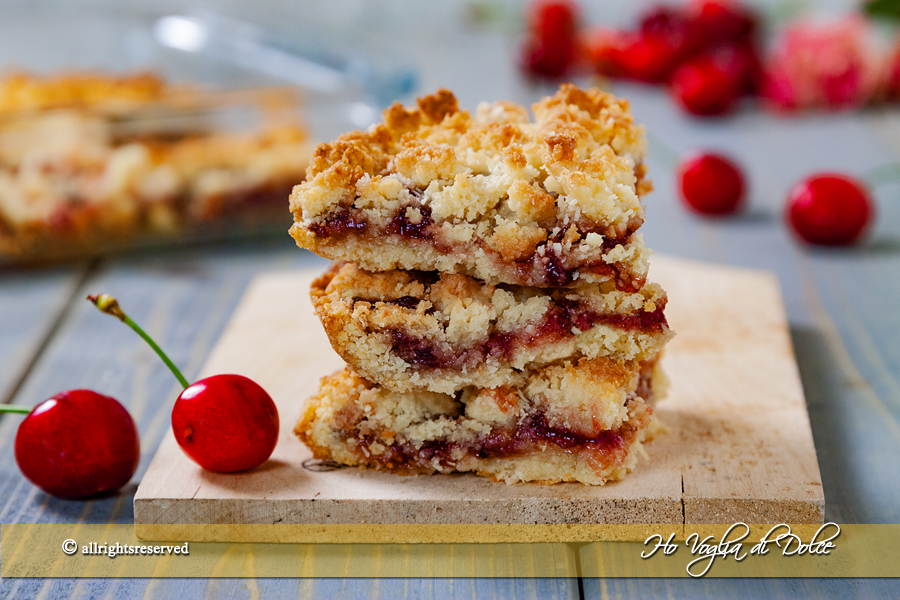 Sbriciolata con confettura di ciliegie e cocco ricetta | Ho Voglia di Dolce