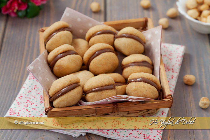 Biscotti Di Natale Nocciole.Baci Di Dama Alle Nocciole