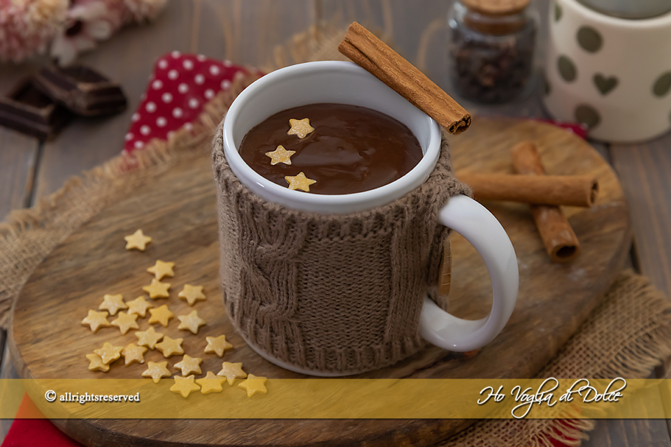 Cioccolata calda come al bar ricetta fatta in casa