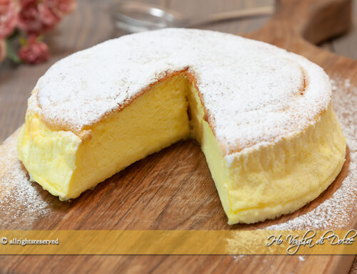 Torta nuvola allo yogurt con solo 4 ingredienti