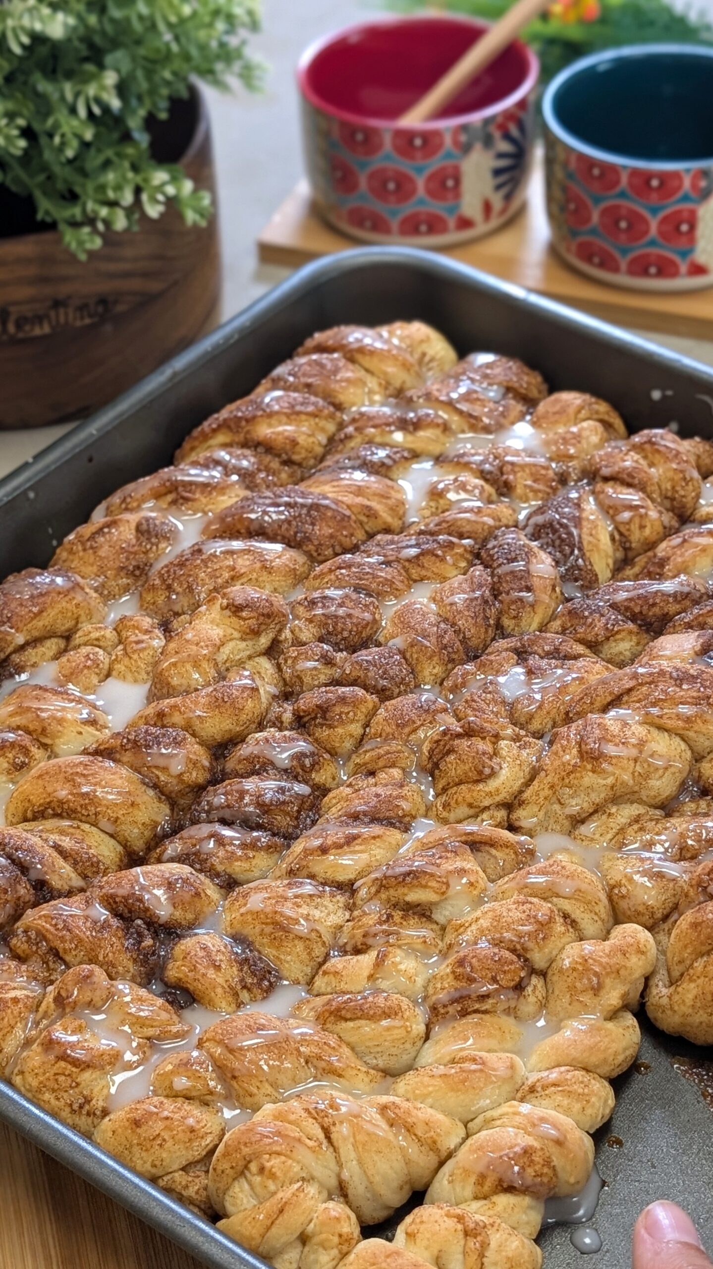 Cinnamon twist alla cannella sono delle treccine o intrecci di impasto sofficissimo alla cannella. Ecco la ricetta facile per farli in casa