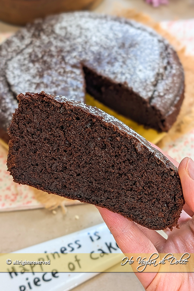 Torta al cioccolato e ricotta un dolce facile, veloce con la ricotta e con ingredienti semplici. Perfetto per la colazione e la merenda